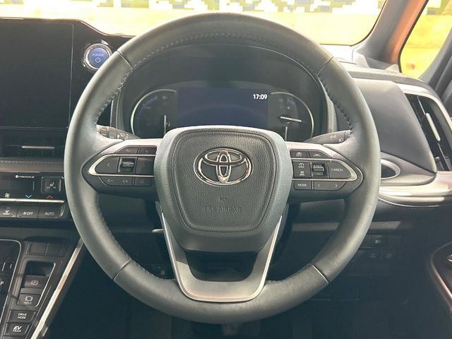 VOXY HYBRID