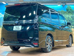 VOXY HYBRID