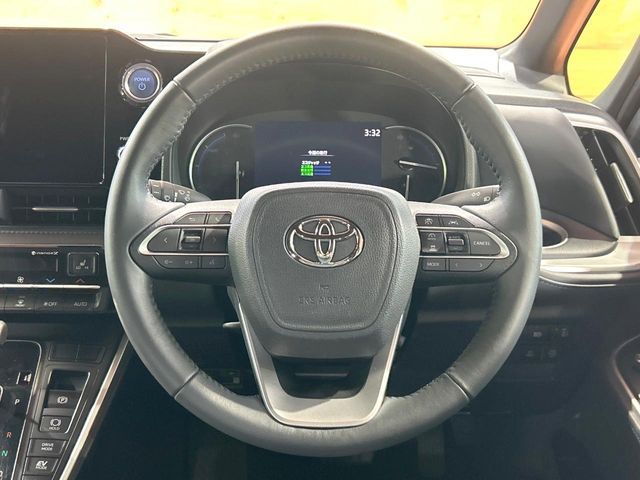 VOXY HYBRID