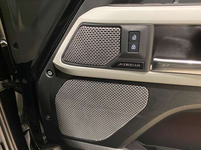 ROVER DEFENDER