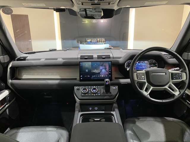 ROVER DEFENDER