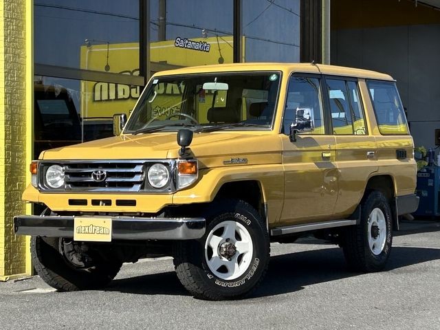 LANDCRUISER van