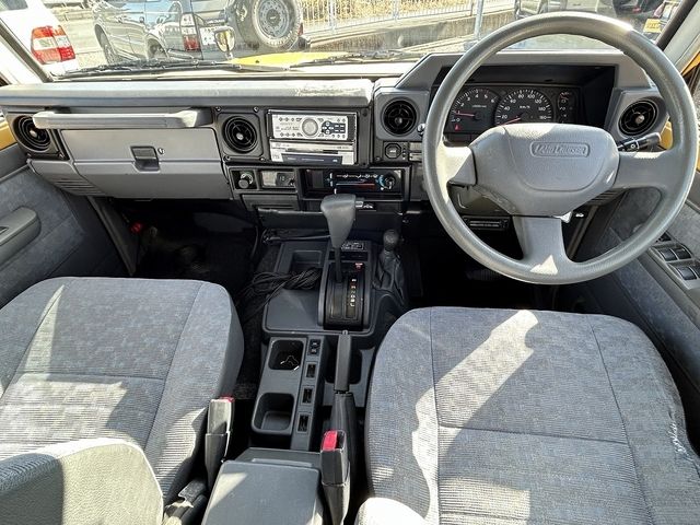 LANDCRUISER van