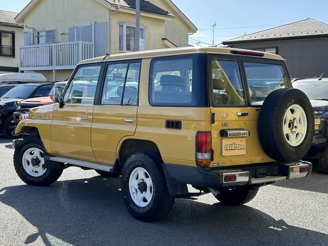 LANDCRUISER van