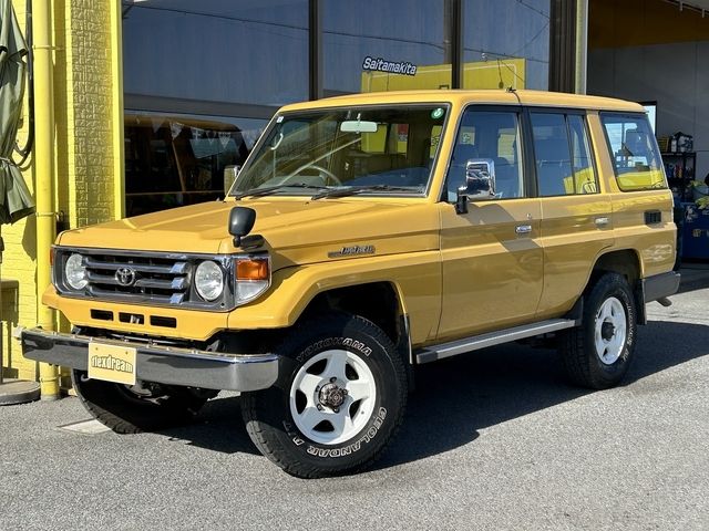LANDCRUISER van