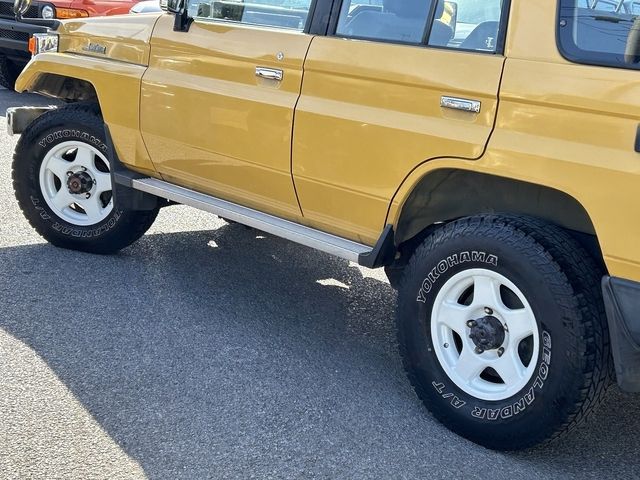 LANDCRUISER van
