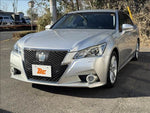CROWN sedan hybrid