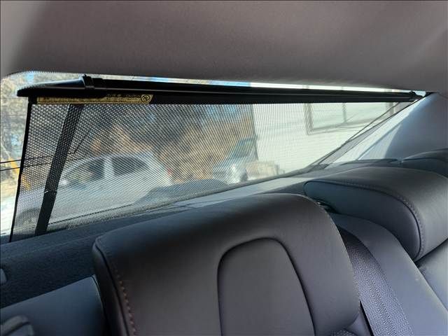 CROWN sedan hybrid