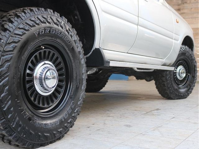 LANDCRUISER van