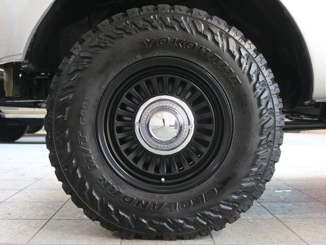 LANDCRUISER van