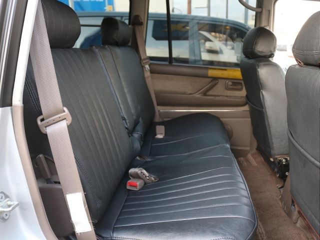 LANDCRUISER van
