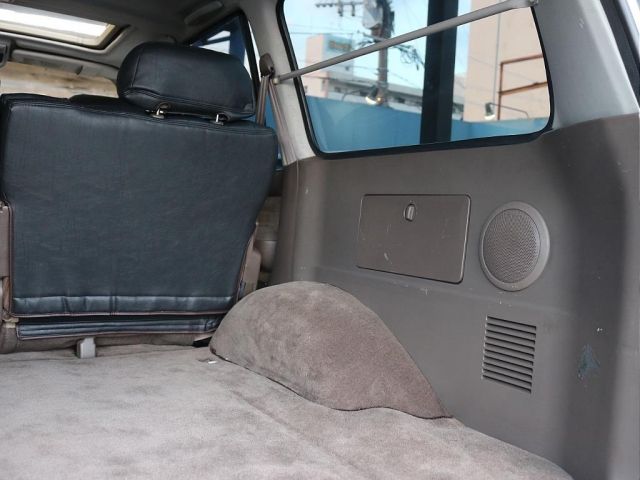 LANDCRUISER van