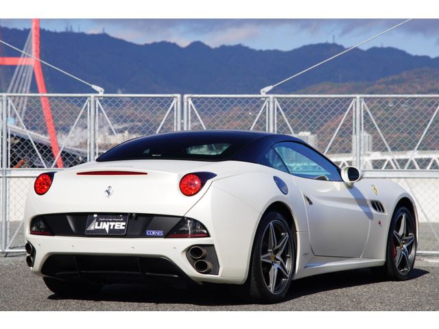 FERRARI California 30