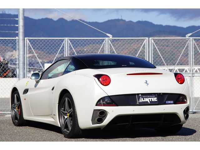 FERRARI California 30