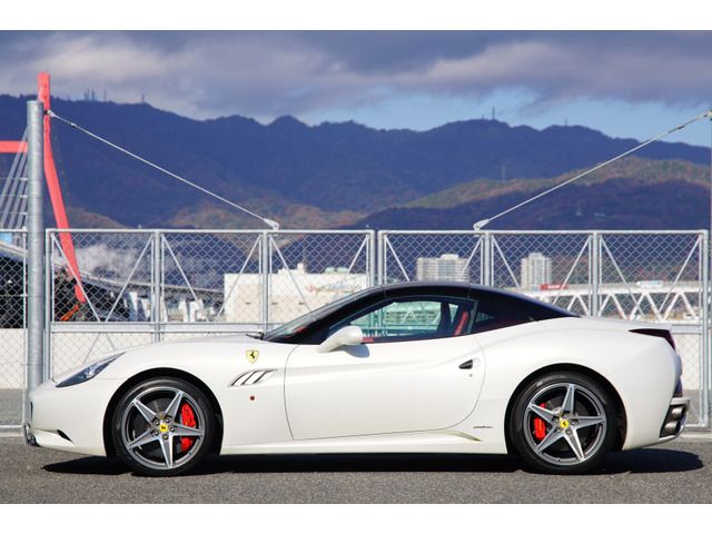 FERRARI California 30