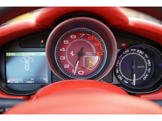 FERRARI California 30