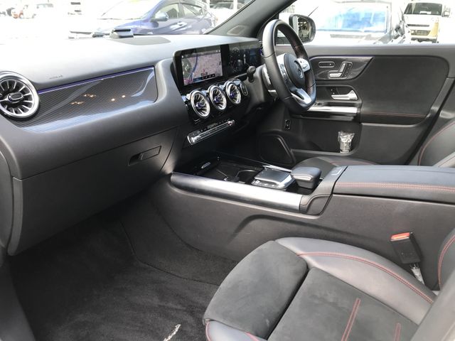 MERCEDES BENZ GLA class