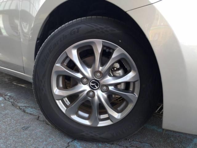 MAZDA2