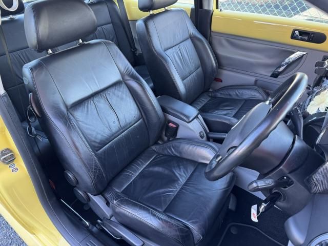 VOLKSWAGEN BEETLE