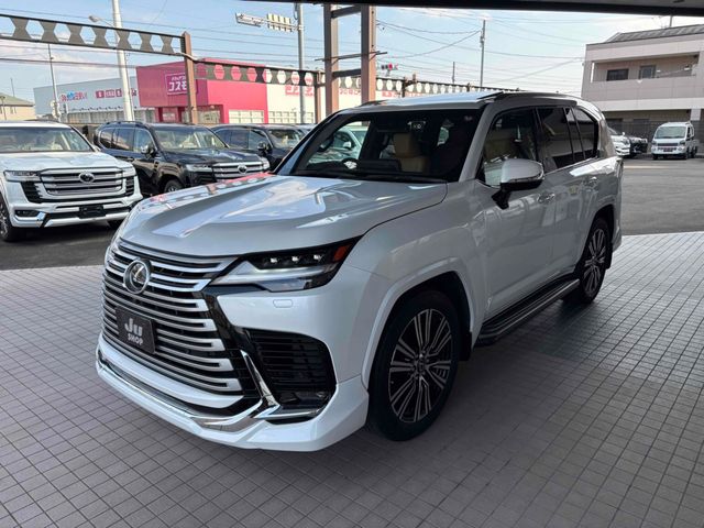 LEXUS LX600