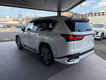 LEXUS LX600