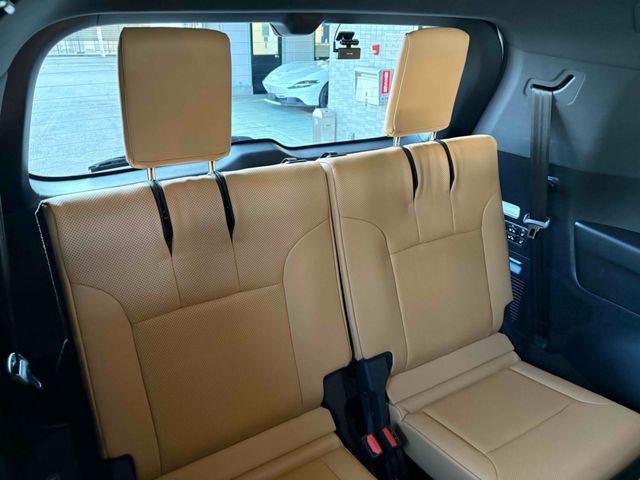 LEXUS LX600