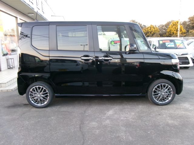 N-BOX CUSTOM 4WD