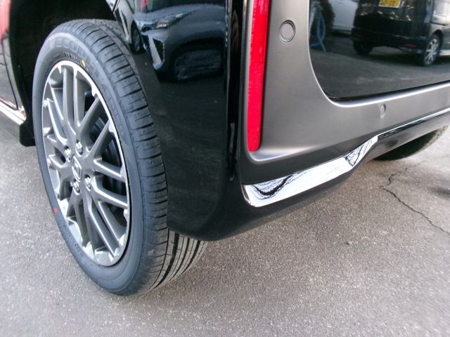 N-BOX CUSTOM 4WD