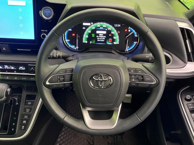 VOXY HYBRID