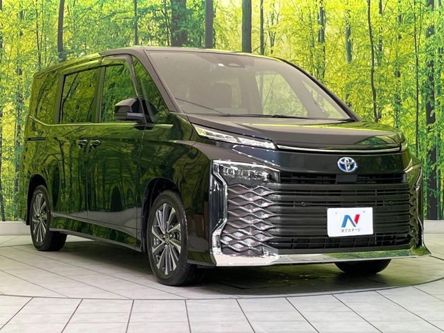 VOXY HYBRID