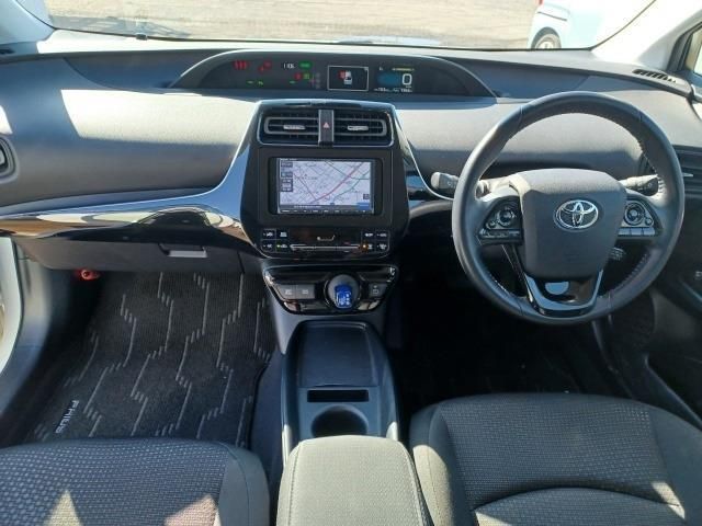 PRIUS 4WD
