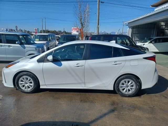 PRIUS 4WD