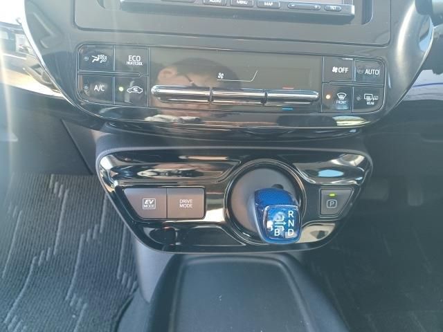 PRIUS 4WD