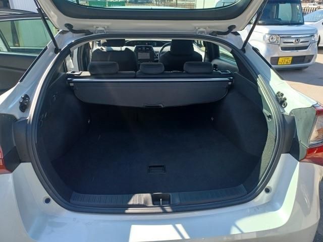 PRIUS 4WD