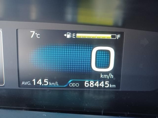PRIUS 4WD