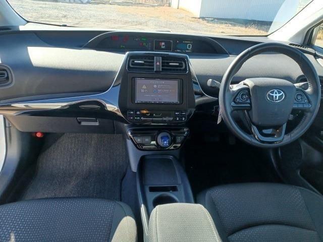 PRIUS 4WD