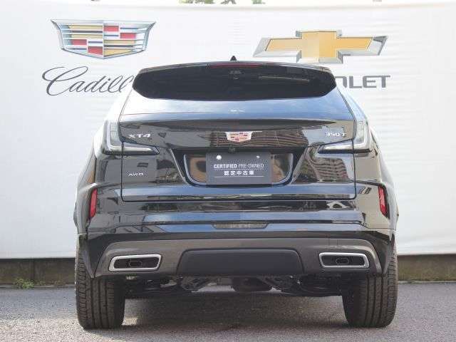 CADILLAC XT4