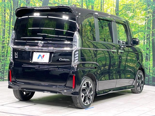 N BOX CUSTOM