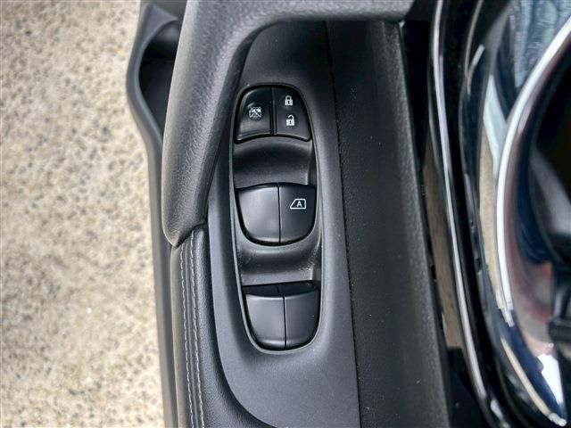 X-TRAIL 2WD