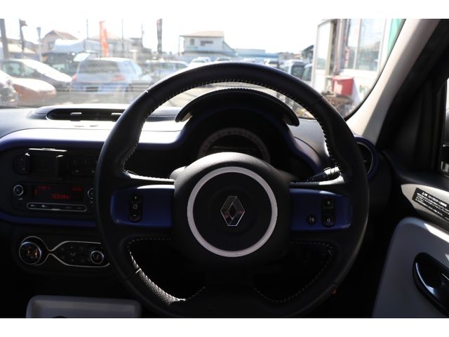 RENAULT TWINGO