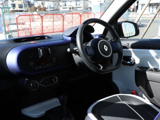 RENAULT TWINGO