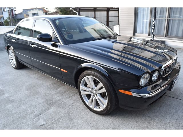 JAGUAR XJseries sedan