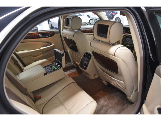 JAGUAR XJseries sedan