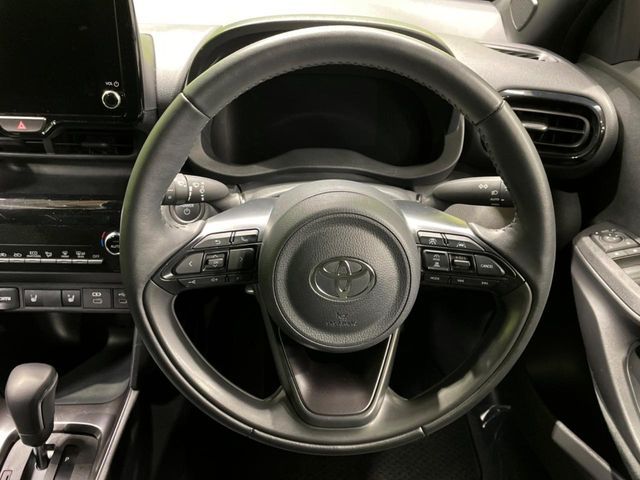 YARIS CROSS HYBRID