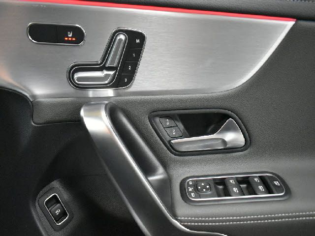 MERCEDES BENZ CLA Shooting Brake