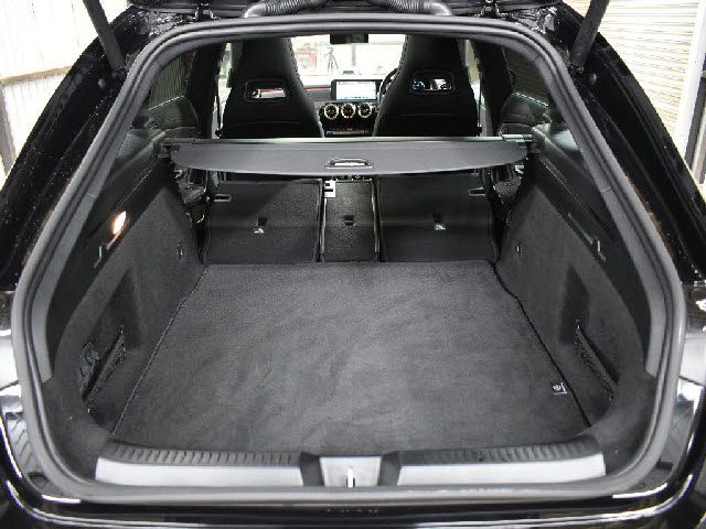 MERCEDES BENZ CLA Shooting Brake