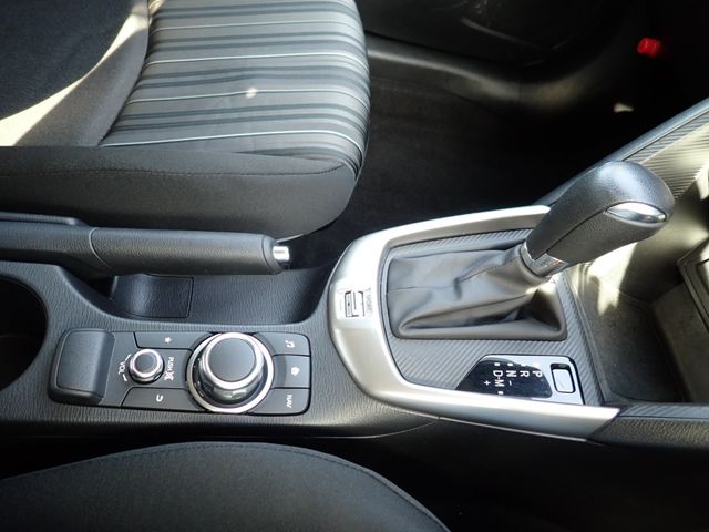 MAZDA2