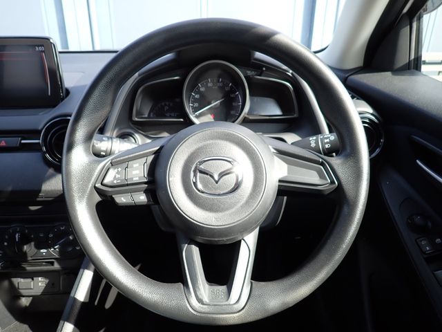MAZDA2