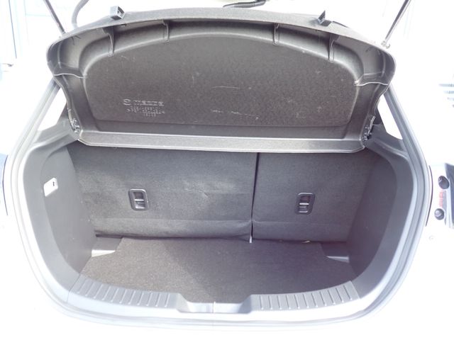 MAZDA2