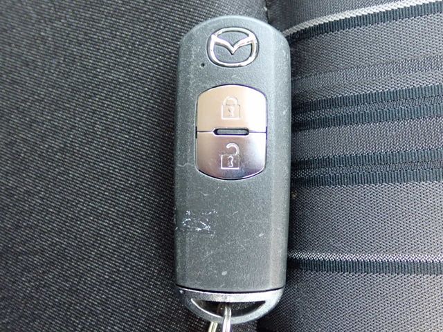 MAZDA2